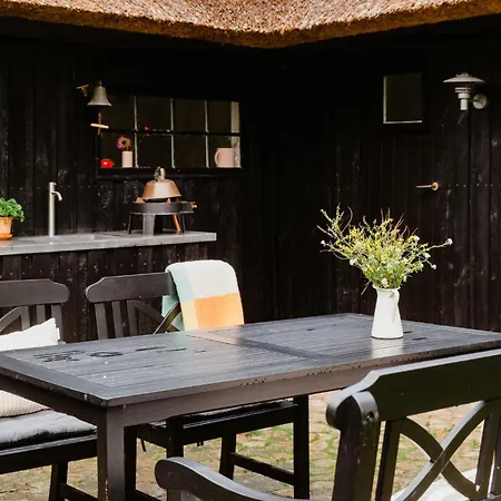 Cook Under The Open Sky In Nyaraló *